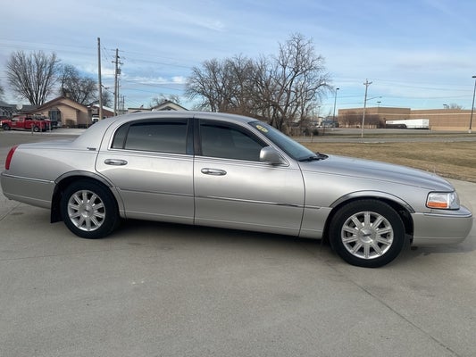 2011 Lincoln Town Car Signature Limited in Fort Dodge, IA - Fort Dodge Ford Lincoln Toyota