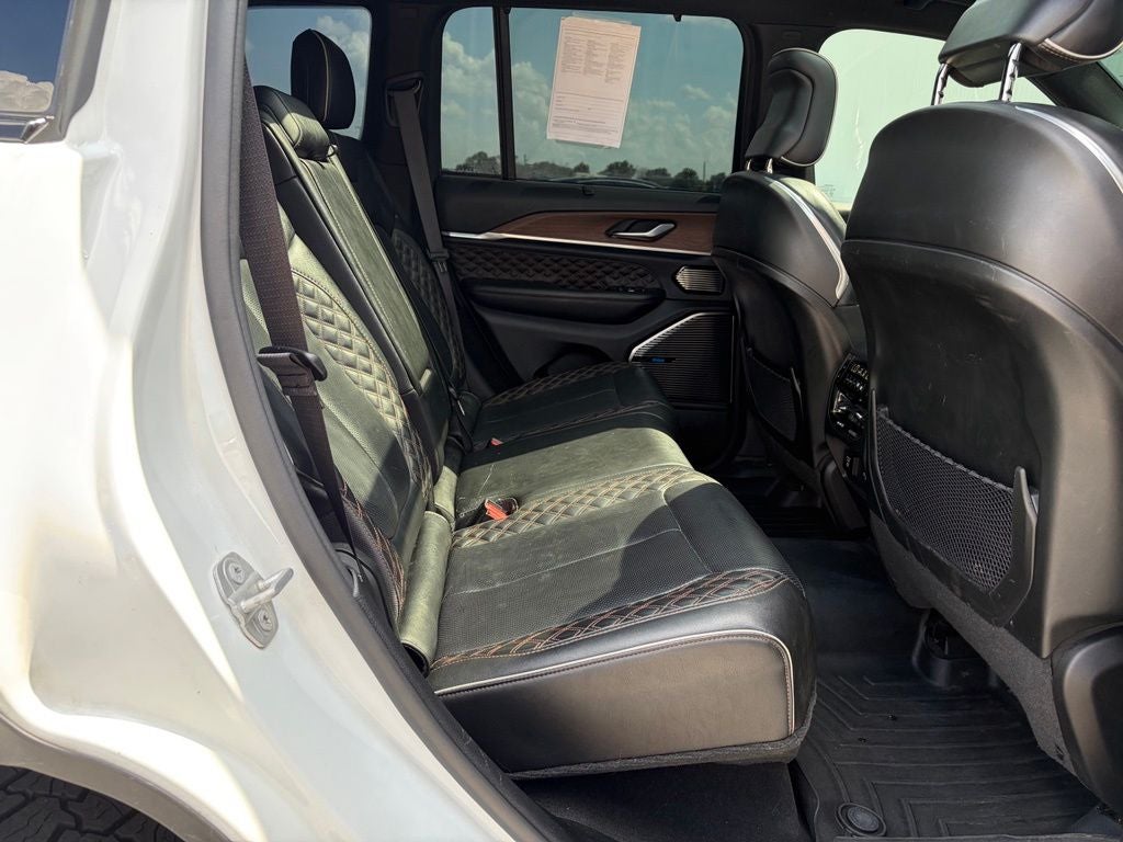 2022 Jeep Grand Cherokee Summit