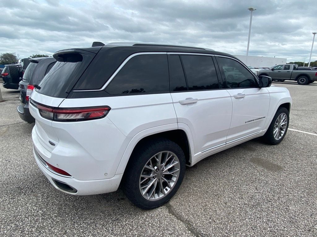 2022 Jeep Grand Cherokee Summit