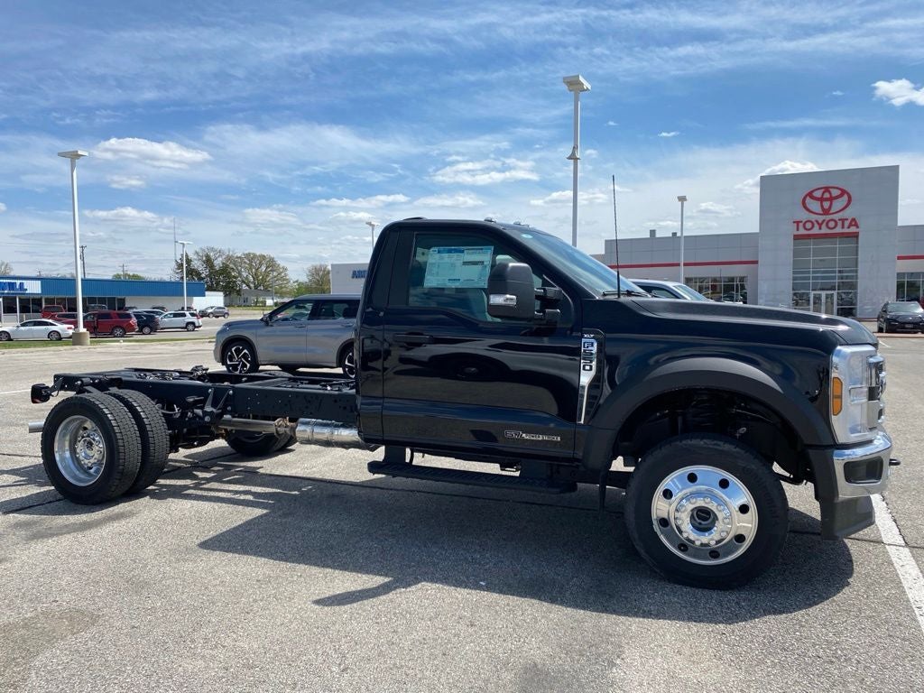 2025 Ford F-550SD XLT DRW