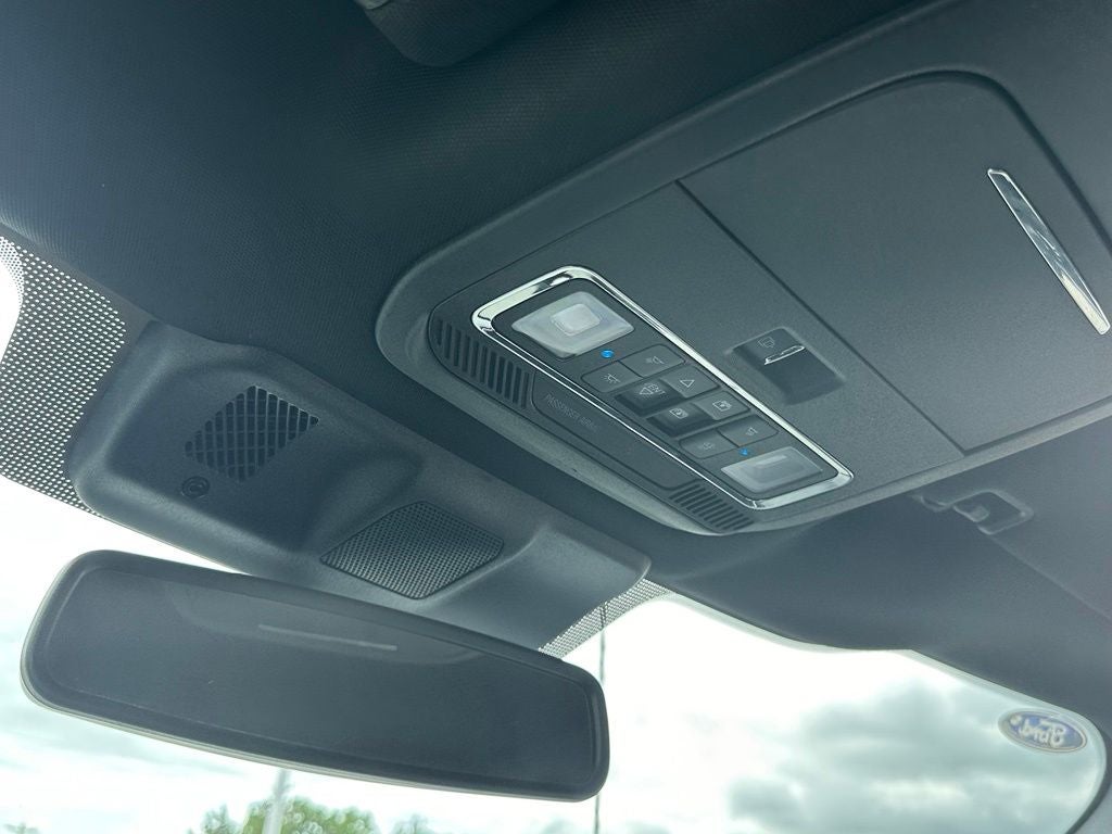2023 Ford F-150 Lightning Platinum