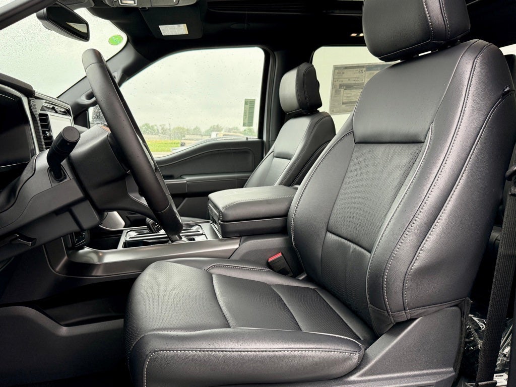 2025 Ford F-150 Lariat Hybrid