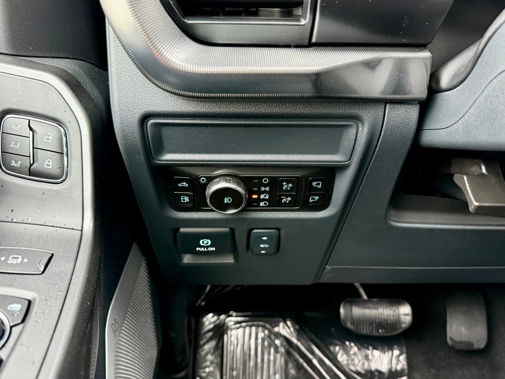 2025 Ford F-150 Lariat Hybrid