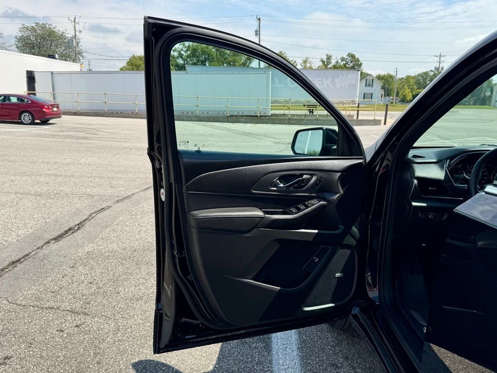 2023 Chevrolet Traverse Premier - Photo 12