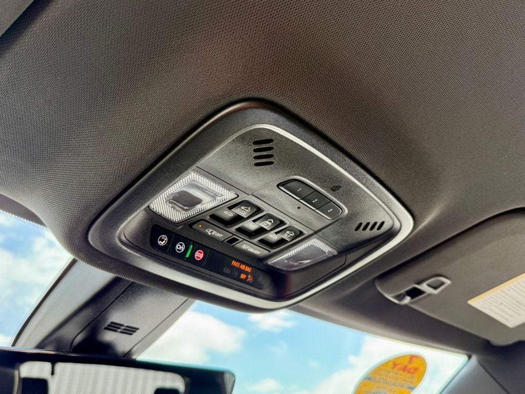 2023 Chevrolet Traverse Premier - Photo 32