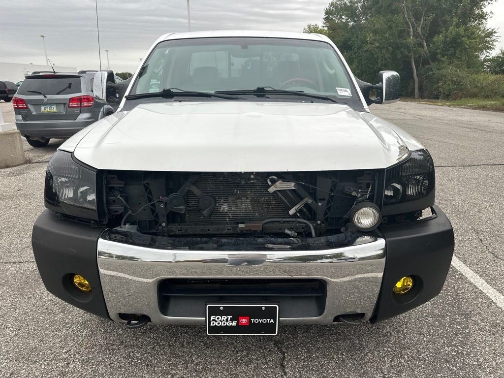 2004 Nissan Titan LE