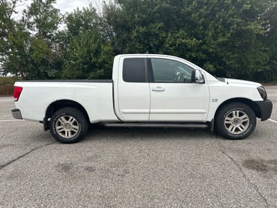 2004 Nissan Titan LE