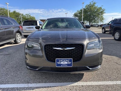 2019 Chrysler 300 Touring