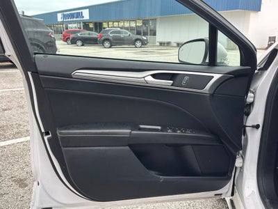 2020 Ford Fusion SE