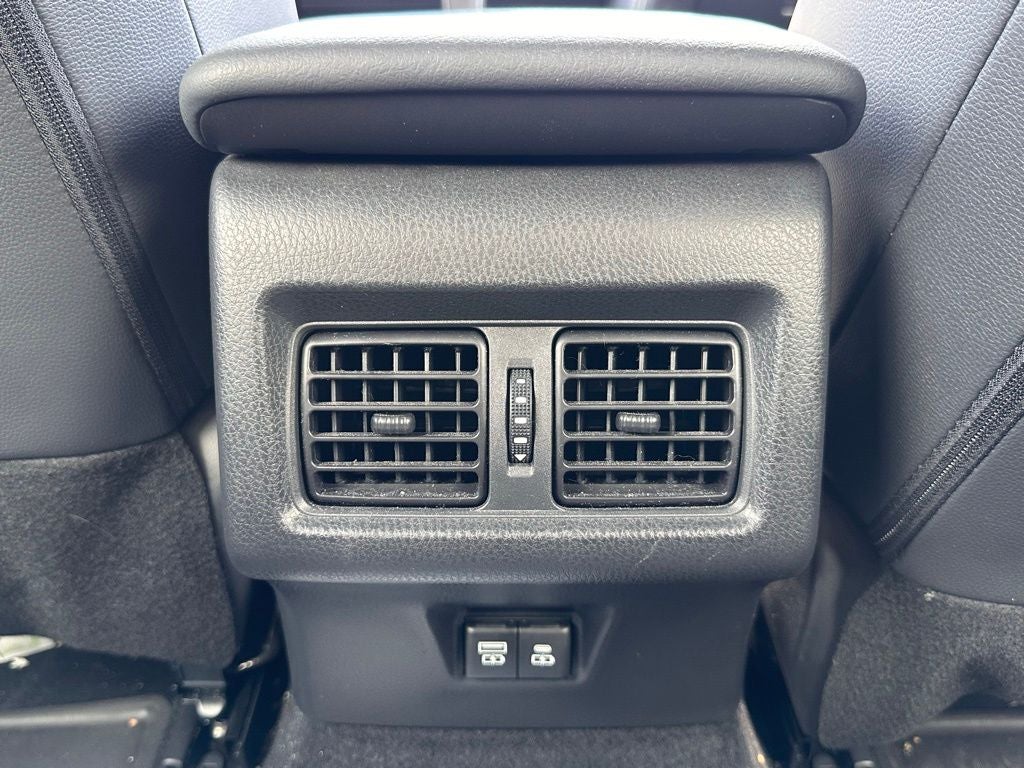 2025 Toyota Camry SE Hybrid