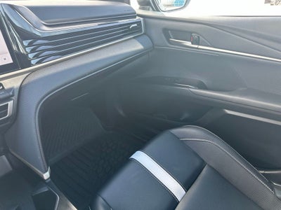 2025 Toyota Camry SE Hybrid