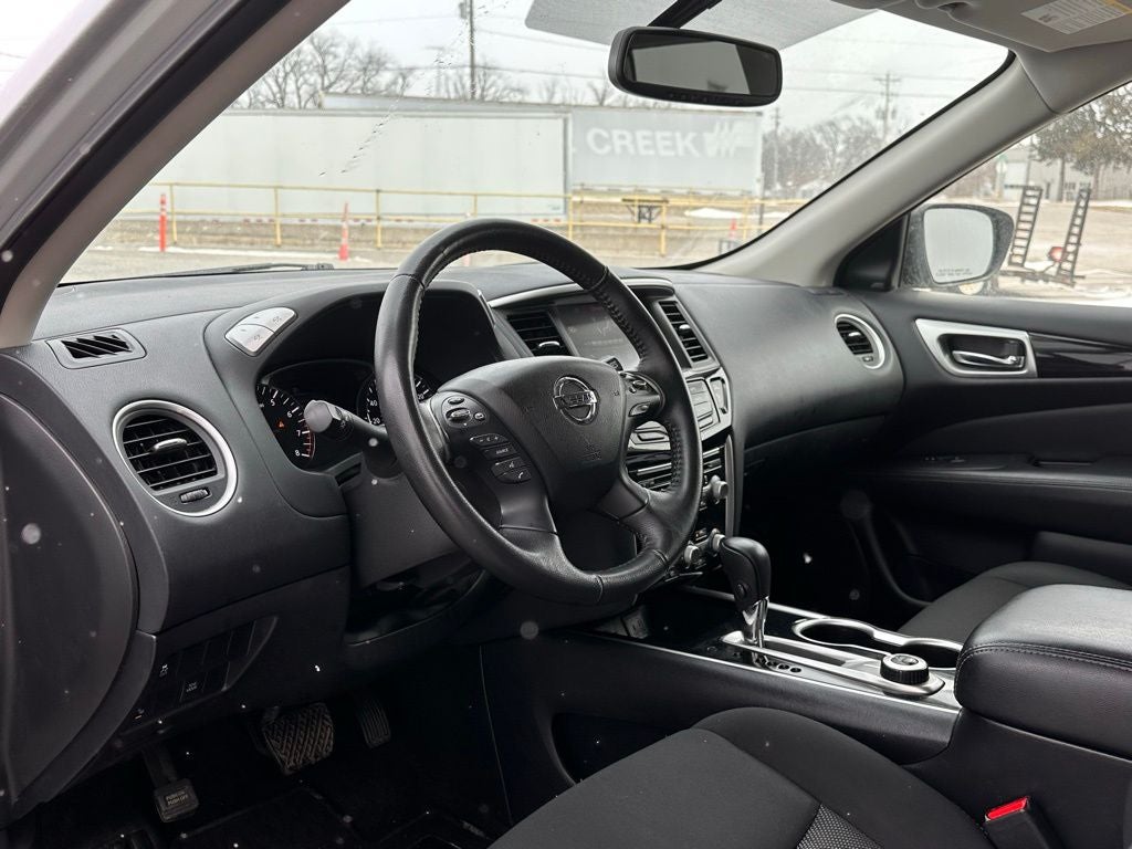 2020 Nissan Pathfinder SV