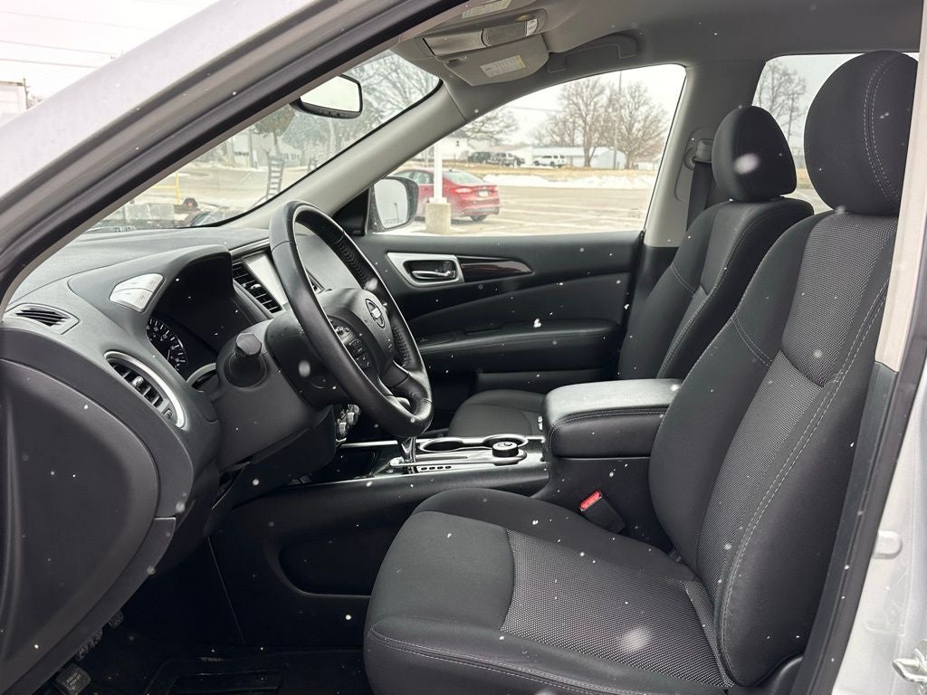 2020 Nissan Pathfinder SV