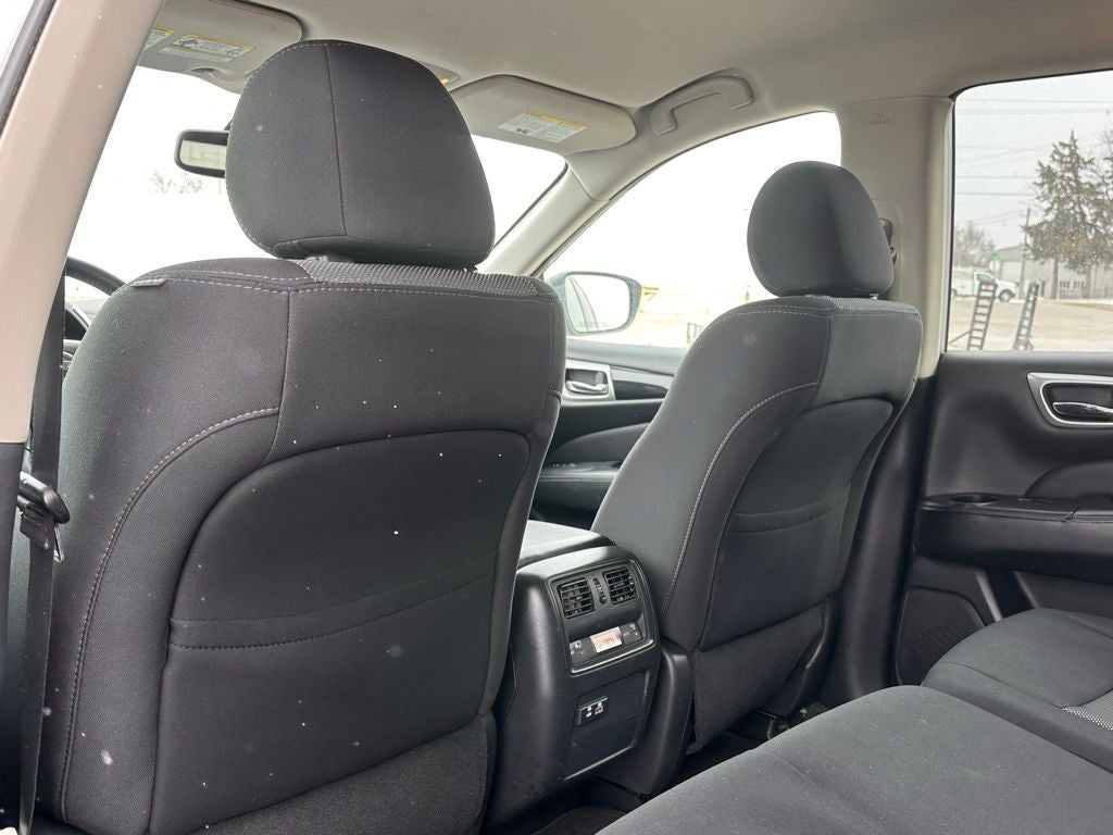 2020 Nissan Pathfinder SV