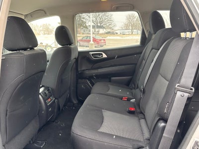 2020 Nissan Pathfinder SV