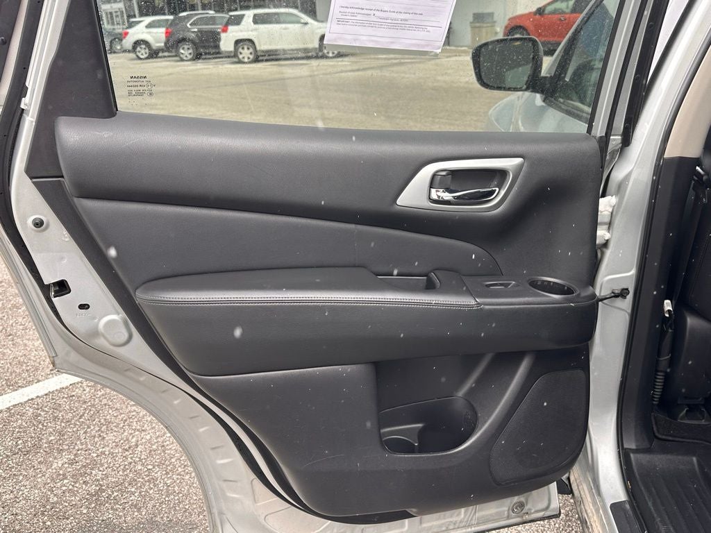 2020 Nissan Pathfinder SV