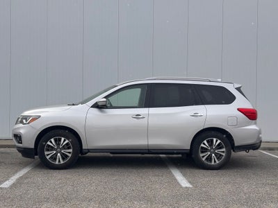 2020 Nissan Pathfinder SV