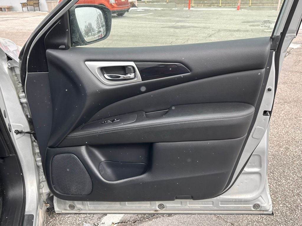 2020 Nissan Pathfinder SV