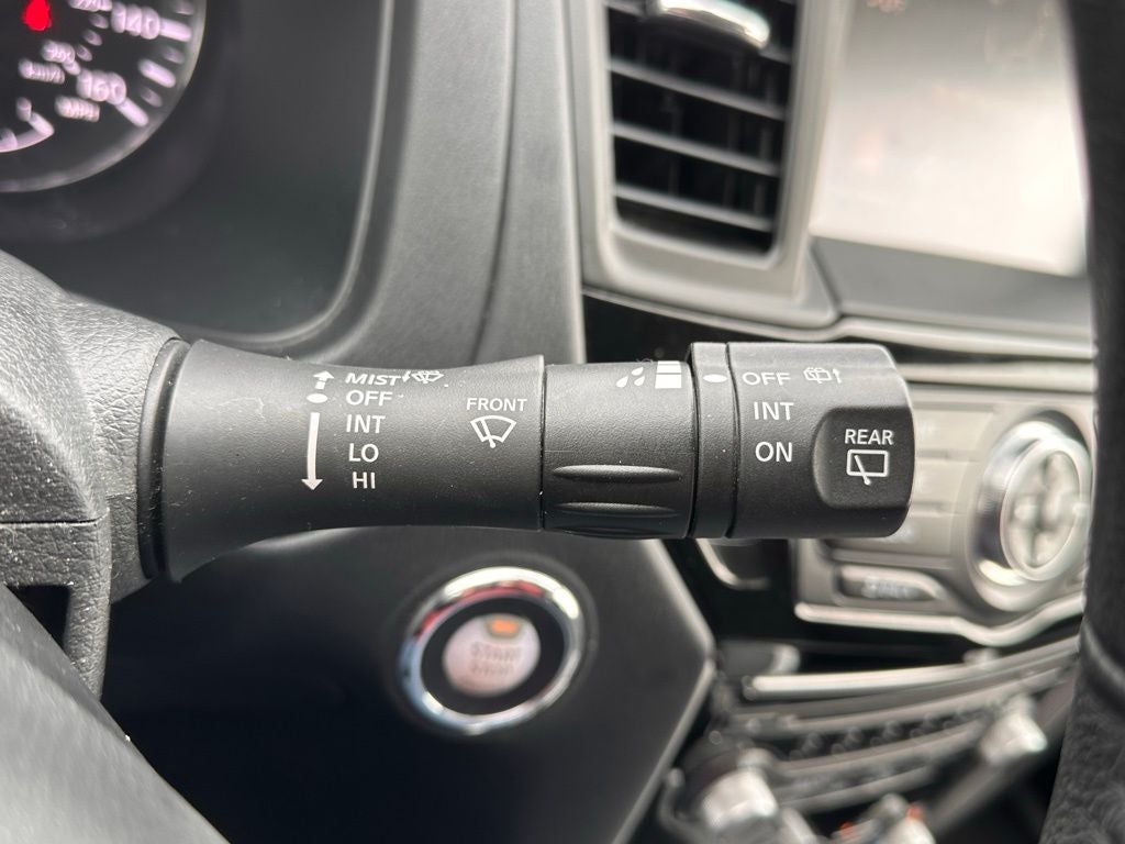 2020 Nissan Pathfinder SV