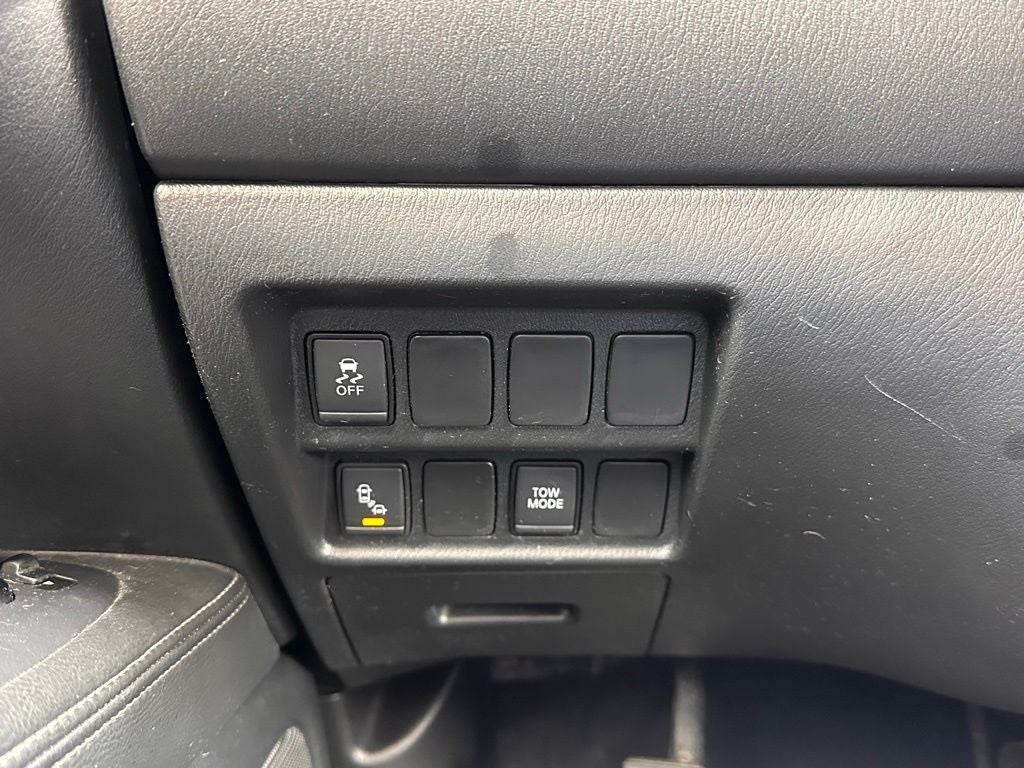 2020 Nissan Pathfinder SV