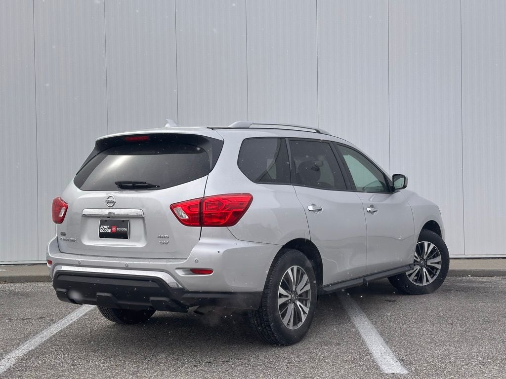 2020 Nissan Pathfinder SV