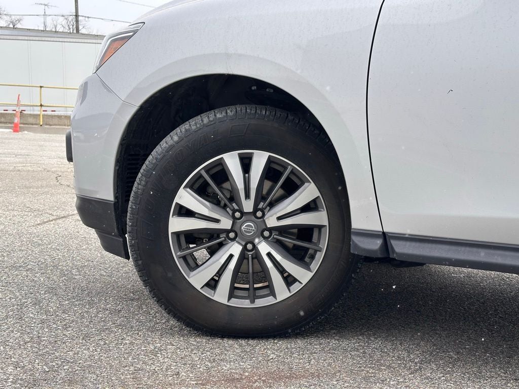 2020 Nissan Pathfinder SV