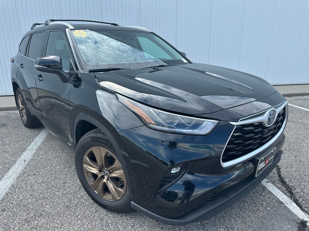 2023 Toyota Highlander Hybrid Bronze Edition