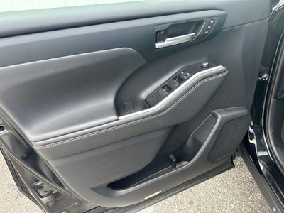 2023 Toyota Highlander Hybrid Bronze Edition