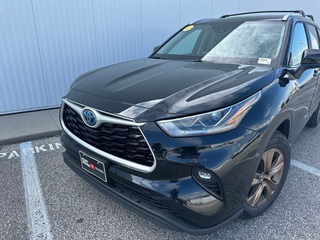 2023 Toyota Highlander Hybrid Bronze Edition
