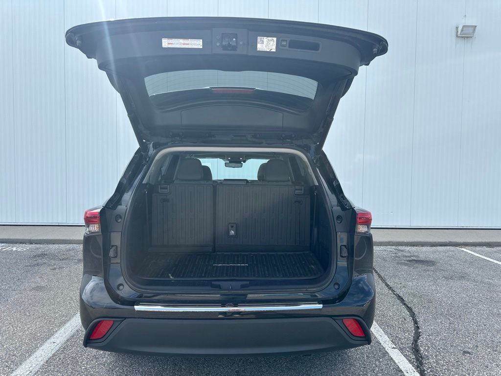 2023 Toyota Highlander Hybrid Bronze Edition