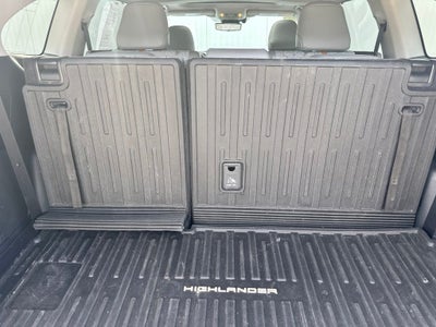 2023 Toyota Highlander Hybrid Bronze Edition