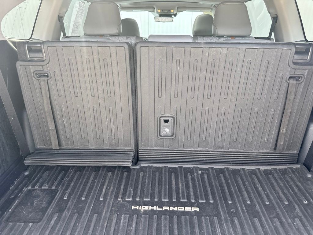 2023 Toyota Highlander Hybrid Bronze Edition