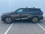 2023 Toyota Highlander Hybrid Bronze Edition