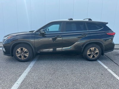 2023 Toyota Highlander Hybrid Bronze Edition
