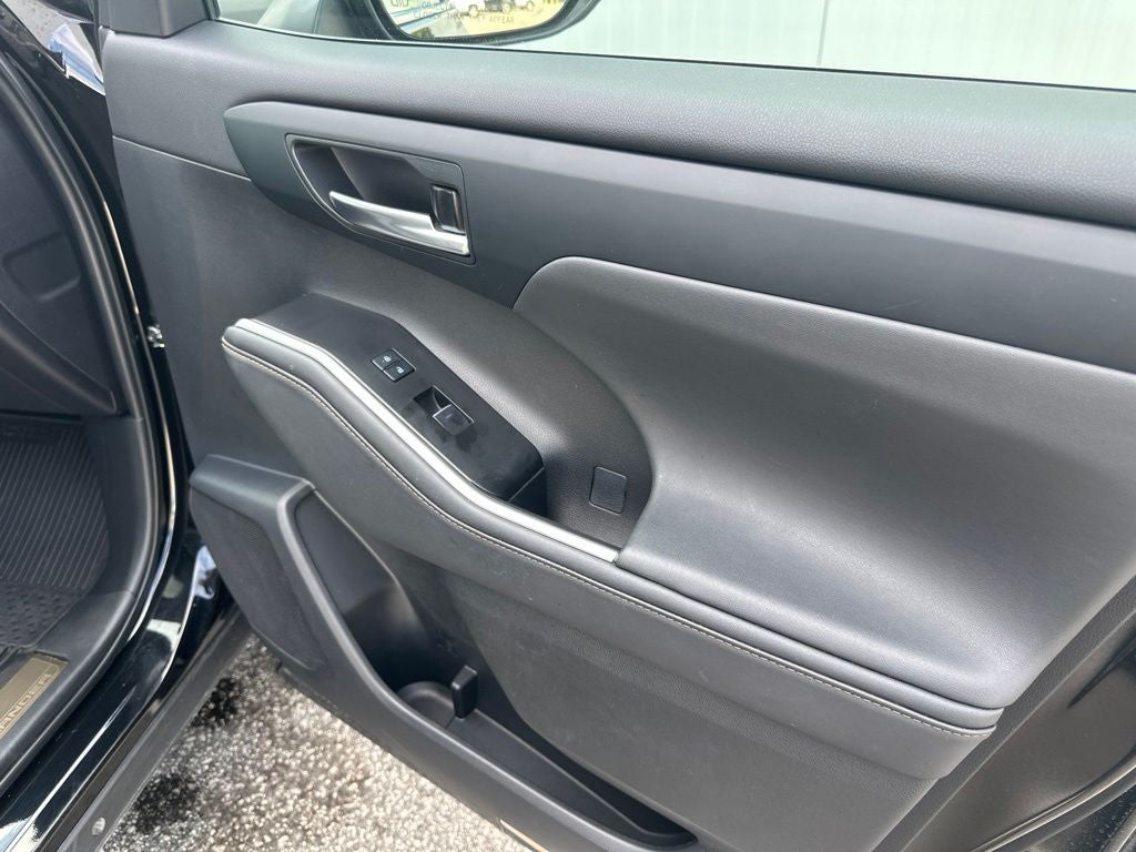 2023 Toyota Highlander Hybrid Bronze Edition