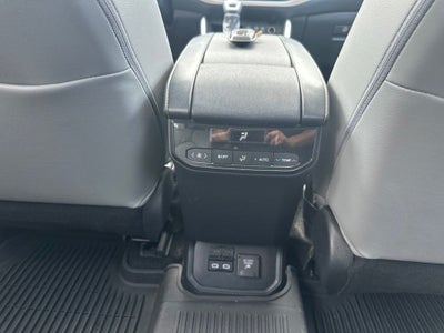 2023 Toyota Highlander Hybrid Bronze Edition