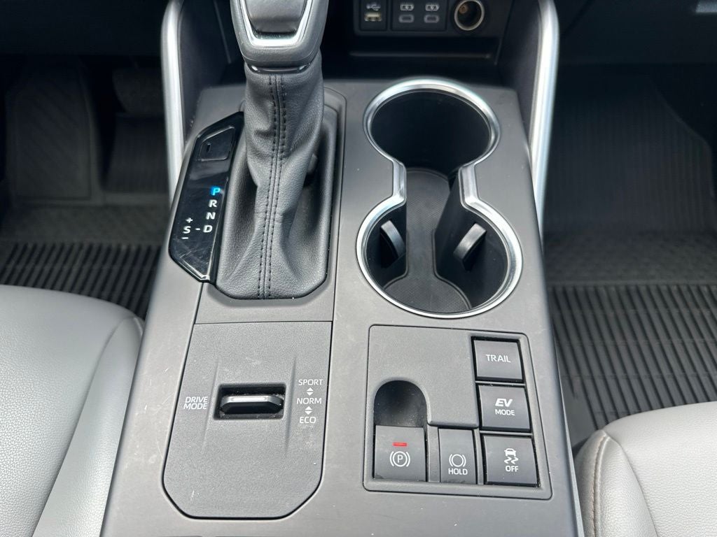 2023 Toyota Highlander Hybrid Bronze Edition