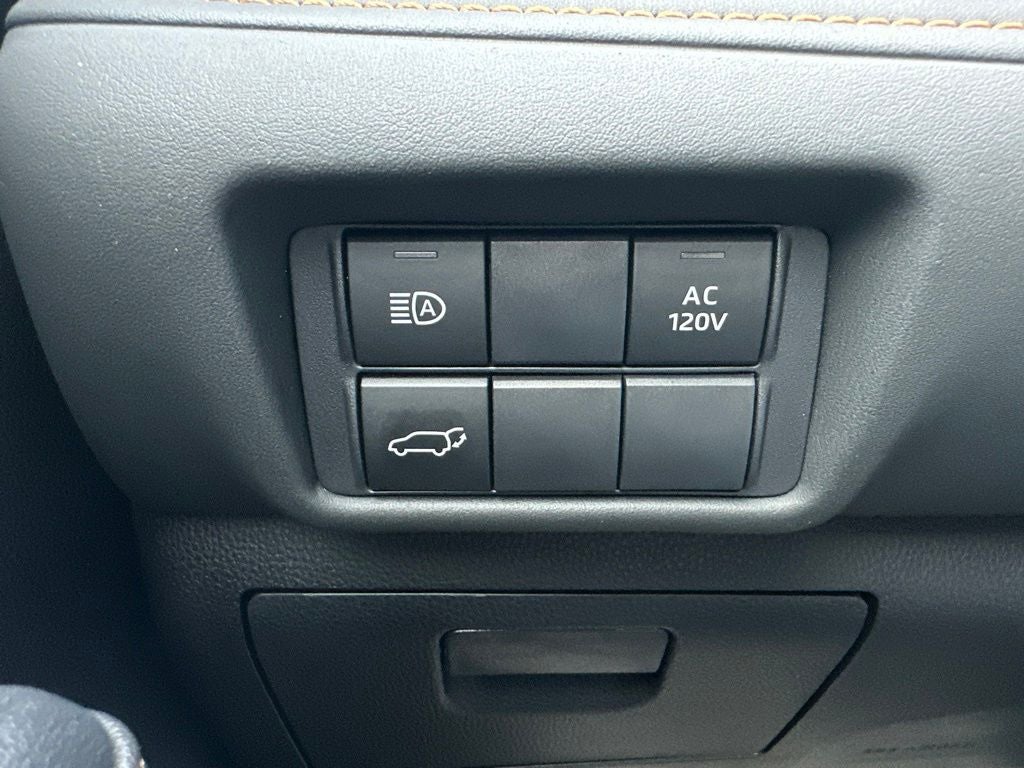 2023 Toyota Highlander Hybrid Bronze Edition