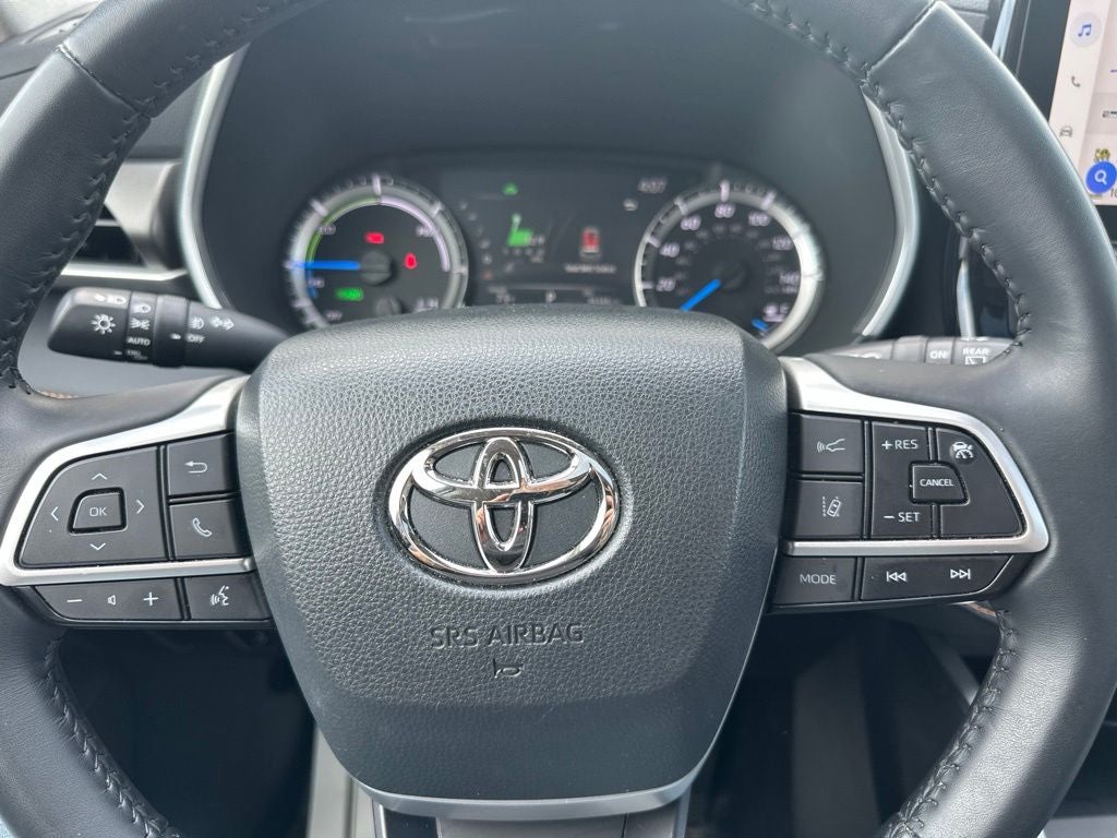2023 Toyota Highlander Hybrid Bronze Edition