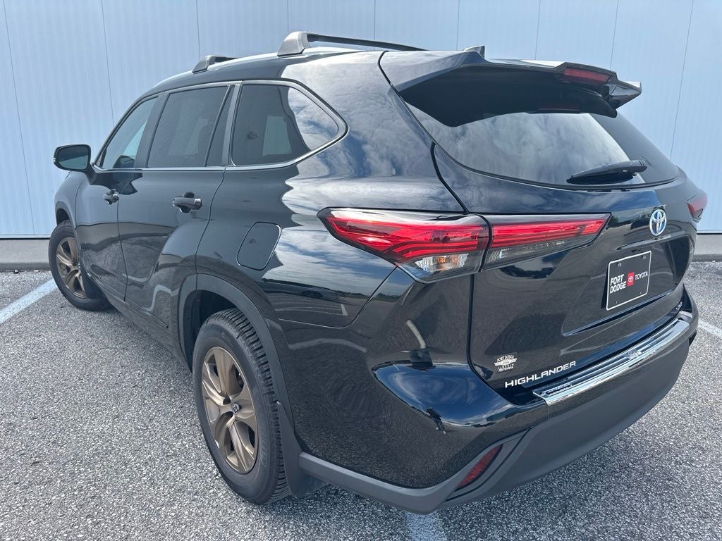 2023 Toyota Highlander Hybrid Bronze Edition