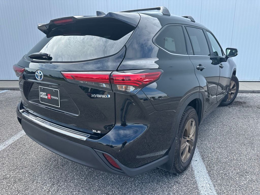 2023 Toyota Highlander Hybrid Bronze Edition