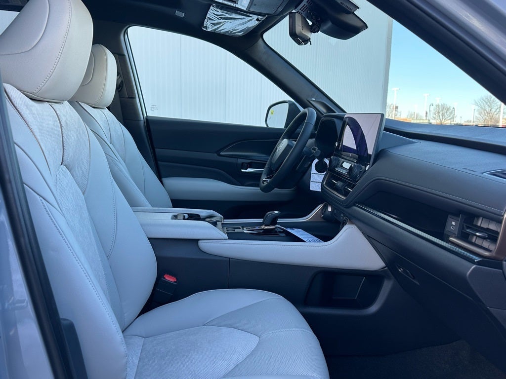 2026 Toyota Grand Highlander Hybrid MAX Platinum