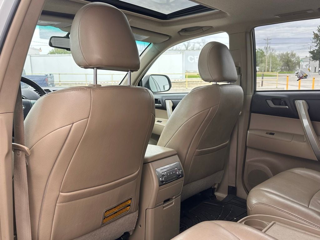 2011 Toyota Highlander SE