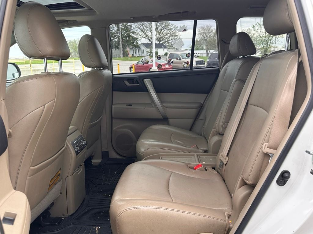 2011 Toyota Highlander SE