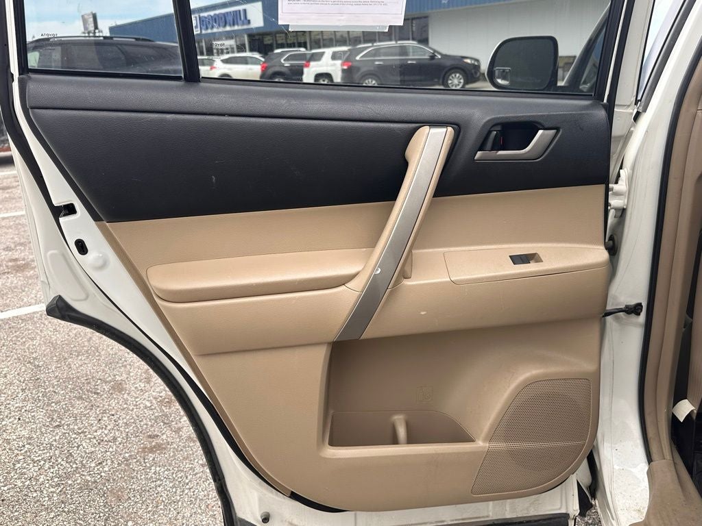 2011 Toyota Highlander SE