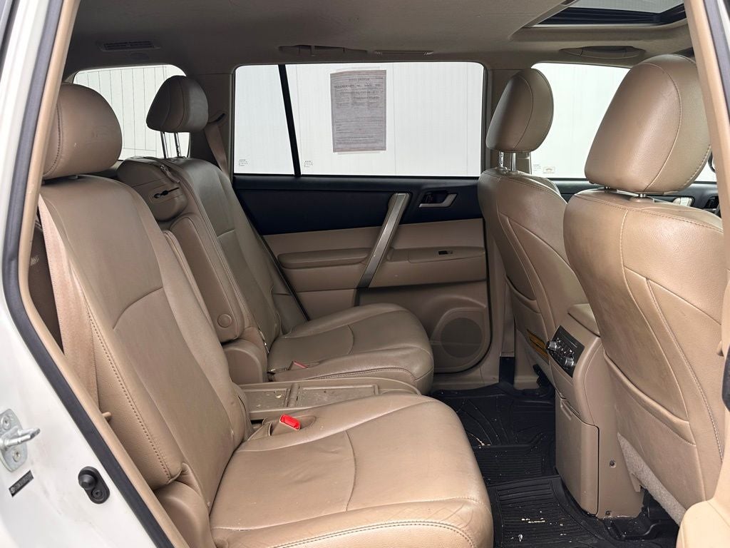 2011 Toyota Highlander SE