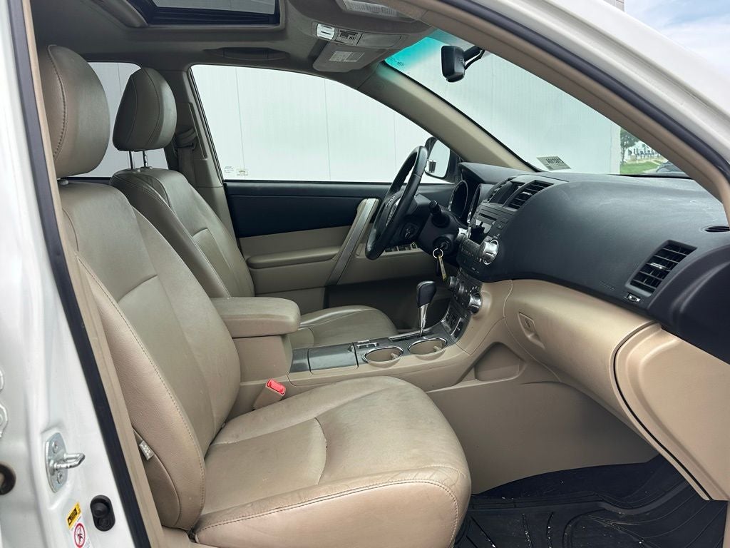 2011 Toyota Highlander SE