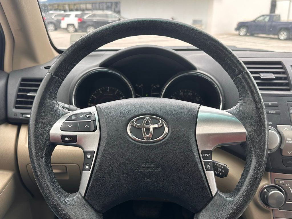 2011 Toyota Highlander SE
