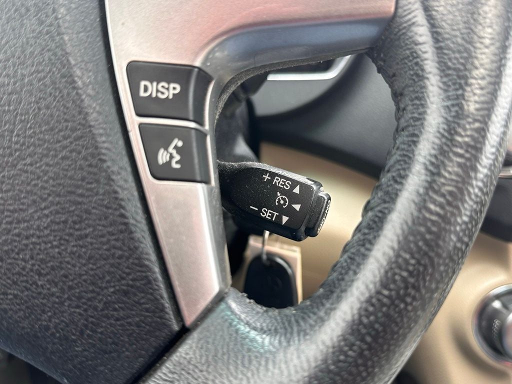 2011 Toyota Highlander SE