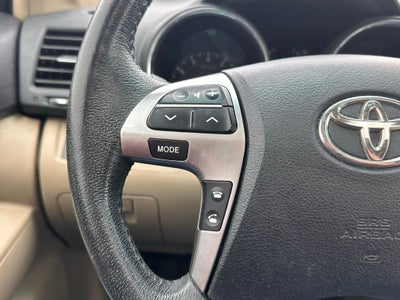 2011 Toyota Highlander SE